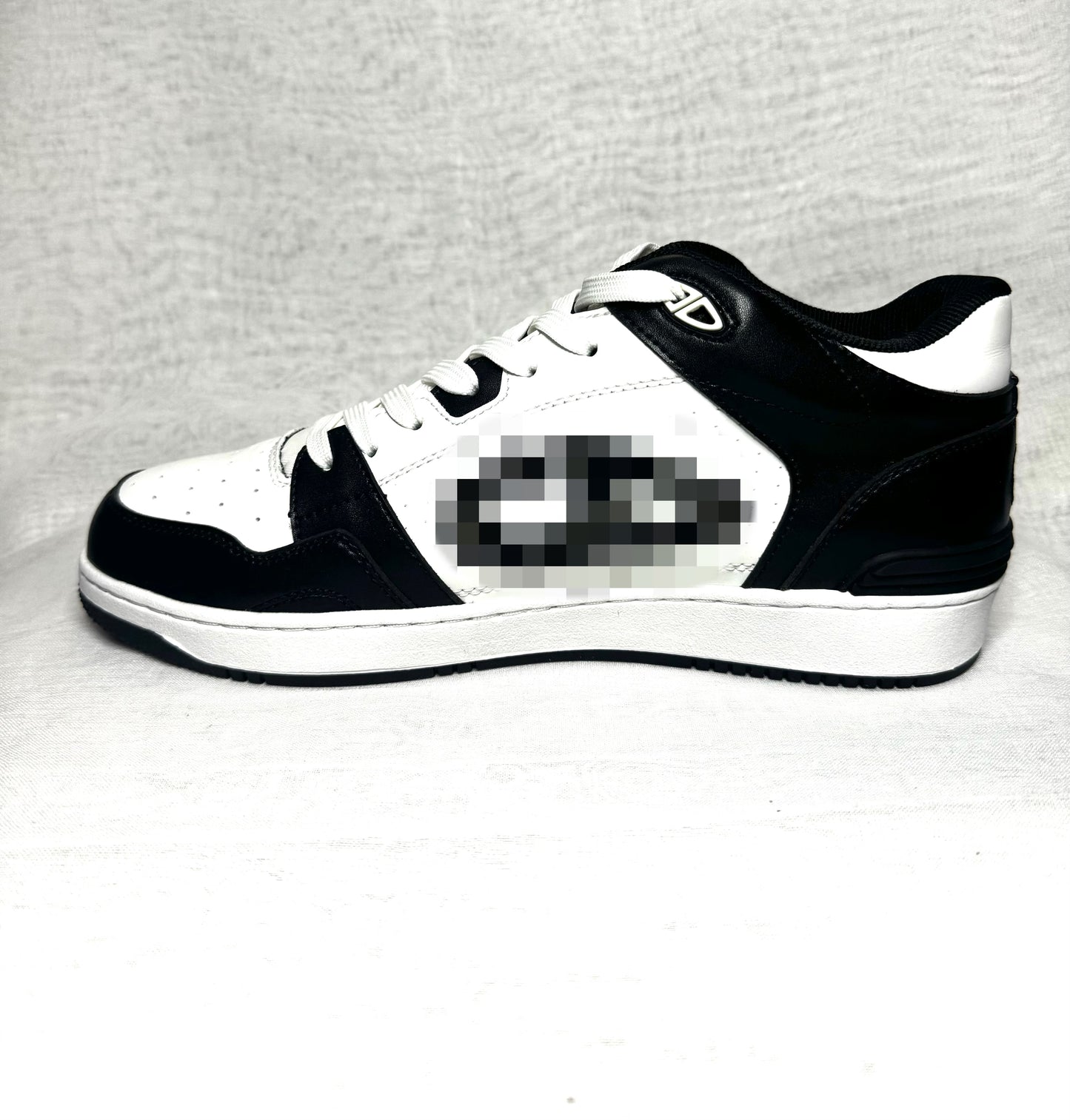 City D’or Low-Top Sneaker