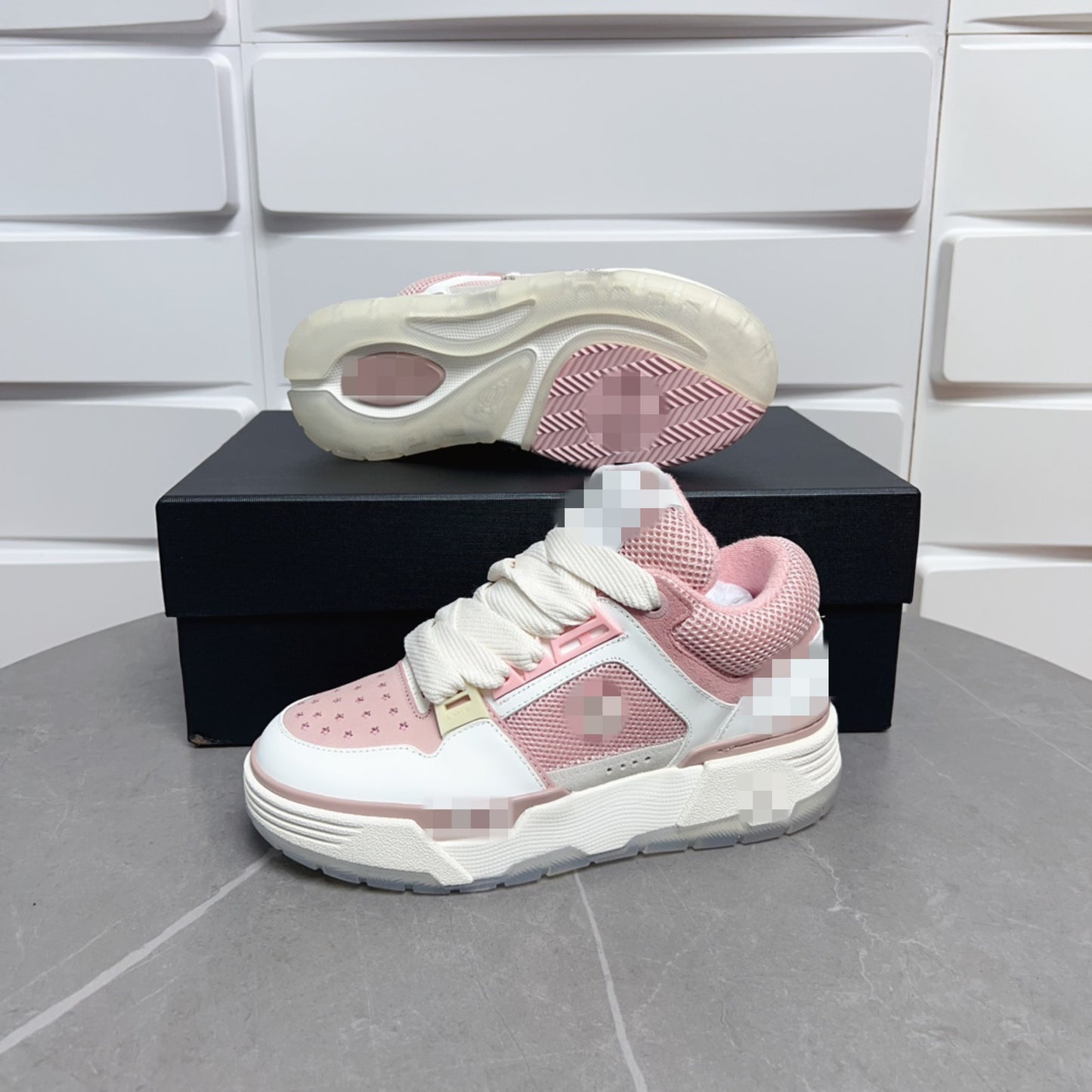 Rosy Low-Top Sneaker