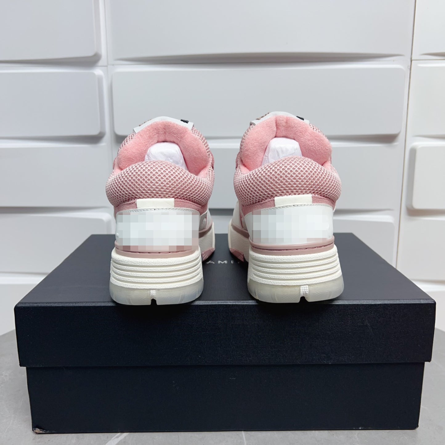 Rosy Low-Top Sneaker