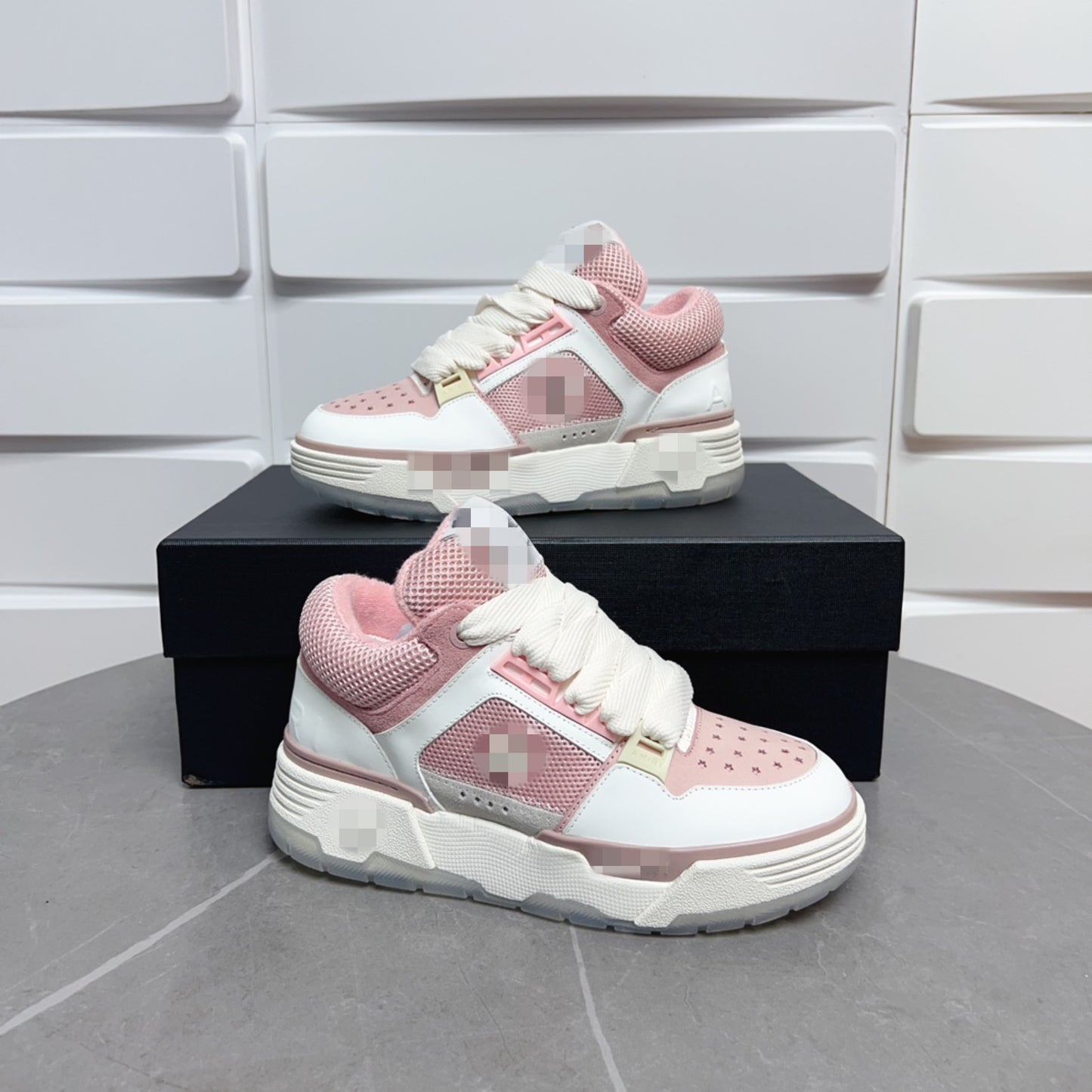 Rosy Low-Top Sneaker
