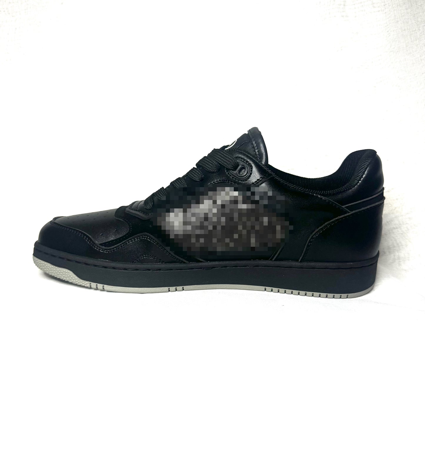 D'or Eclipse Low-Top Sneaker