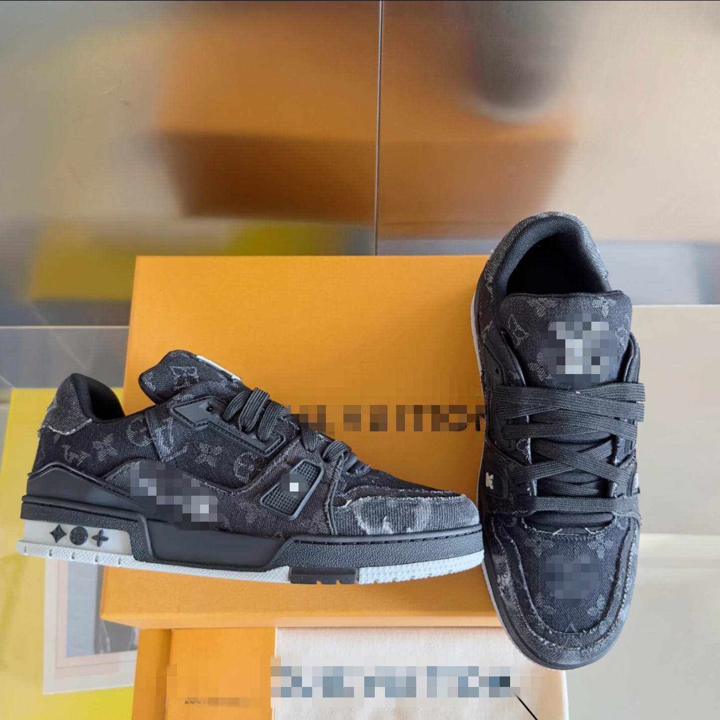 Shadow Low-Top Sneaker