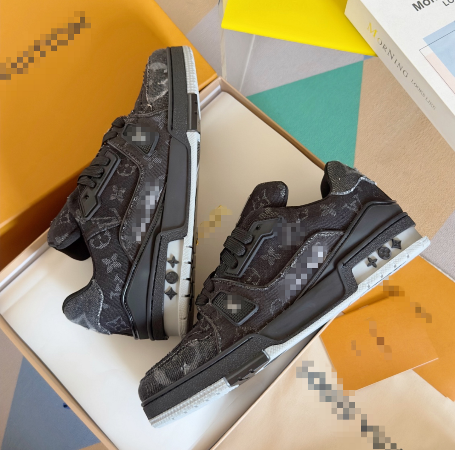 Shadow Low-Top Sneaker