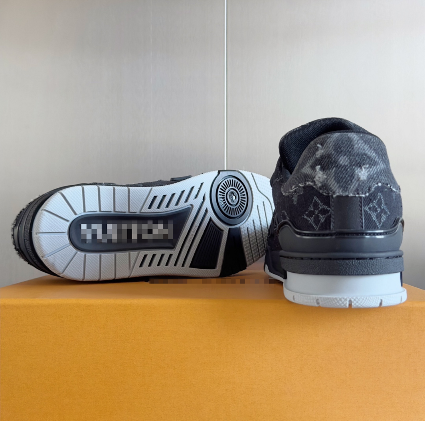 Shadow Low-Top Sneaker