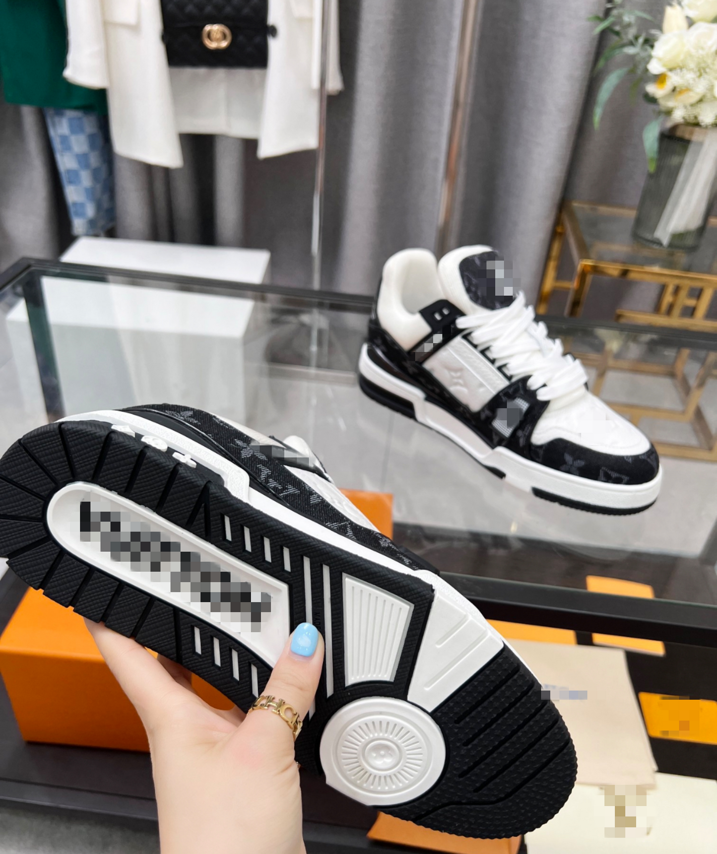 Elite Low-Top Sneaker
