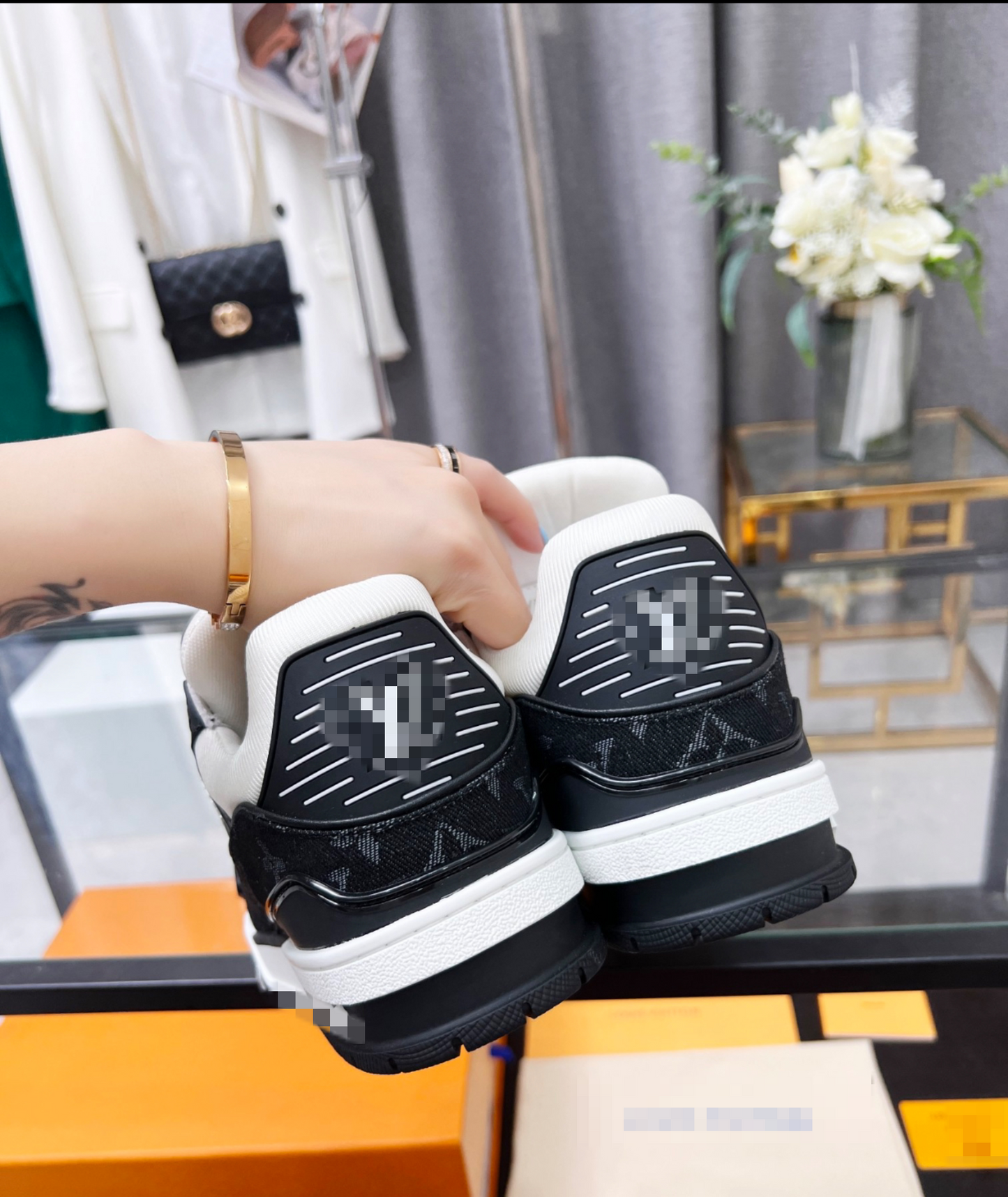 Elite Low-Top Sneaker