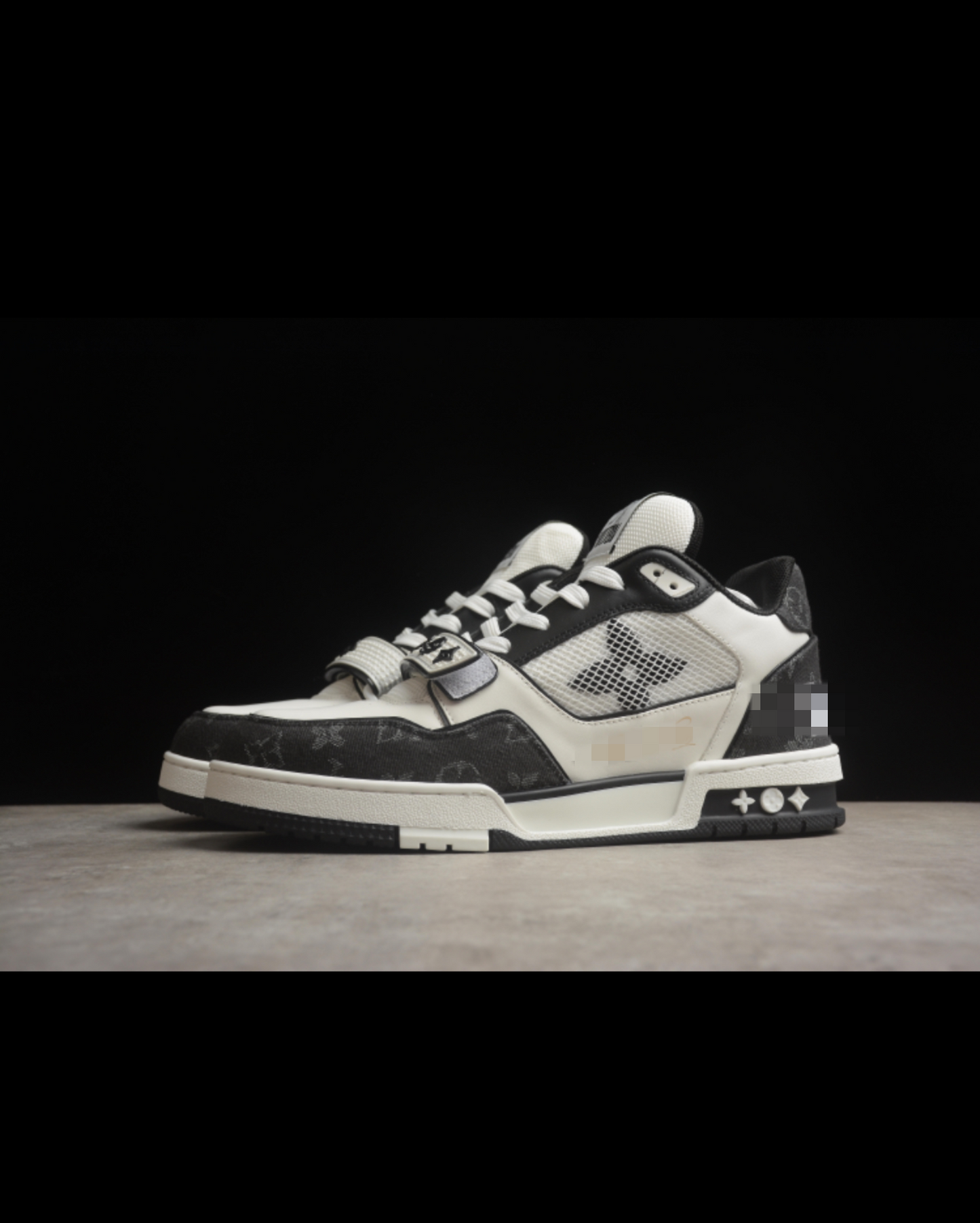 Metro Trainer Low-Top Sneaker