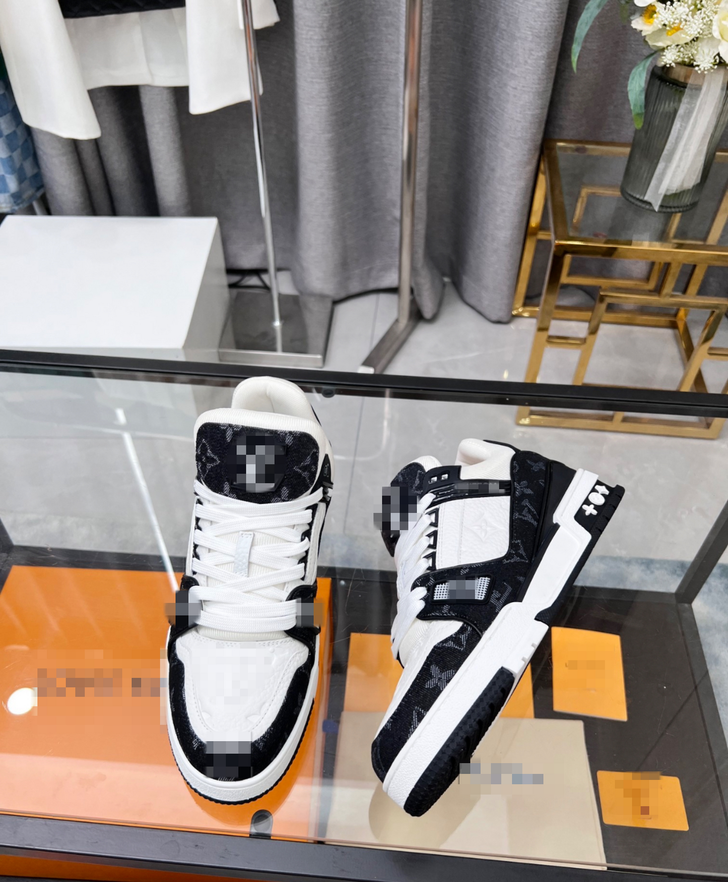 Elite Low-Top Sneaker
