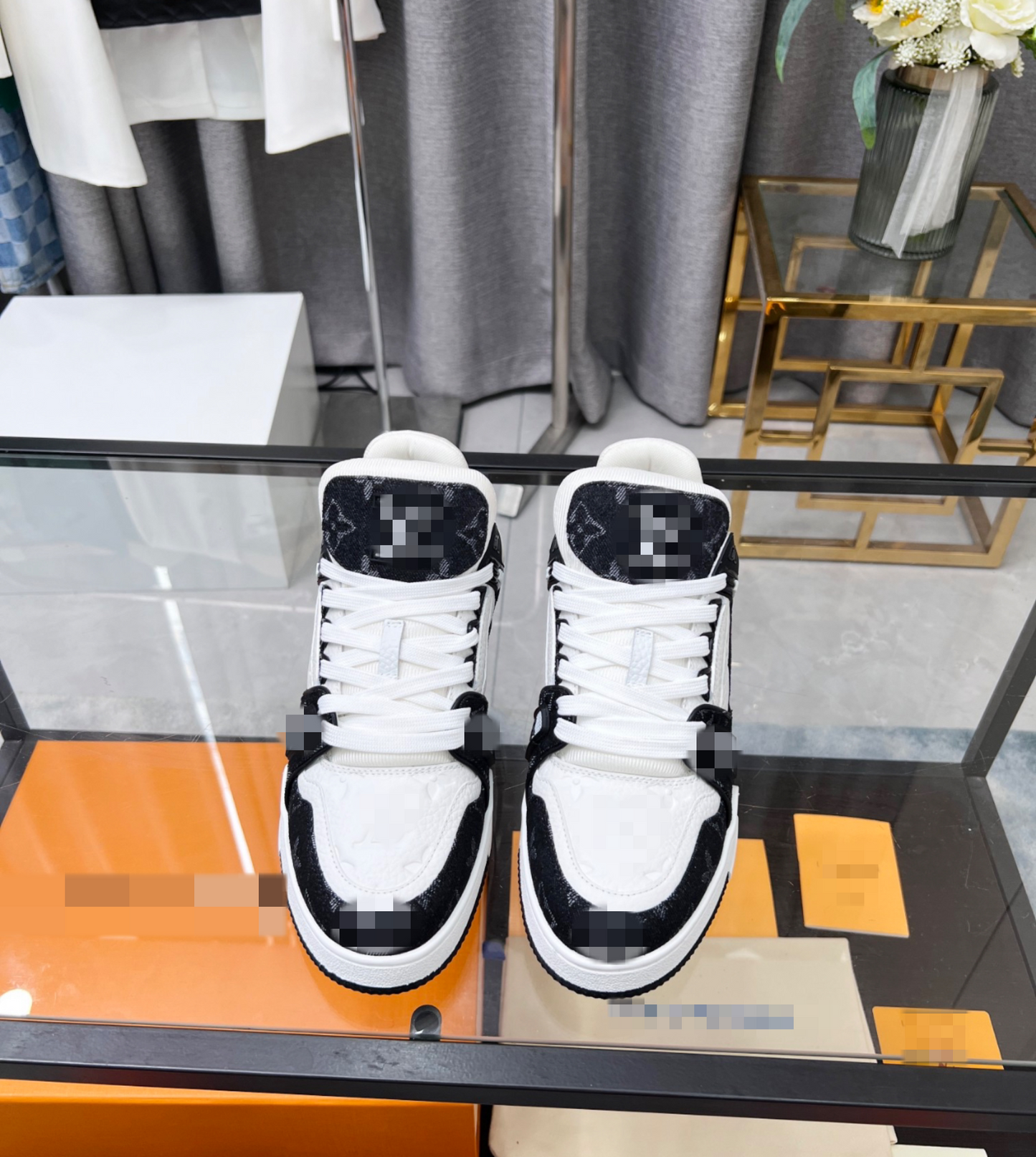 Elite Low-Top Sneaker