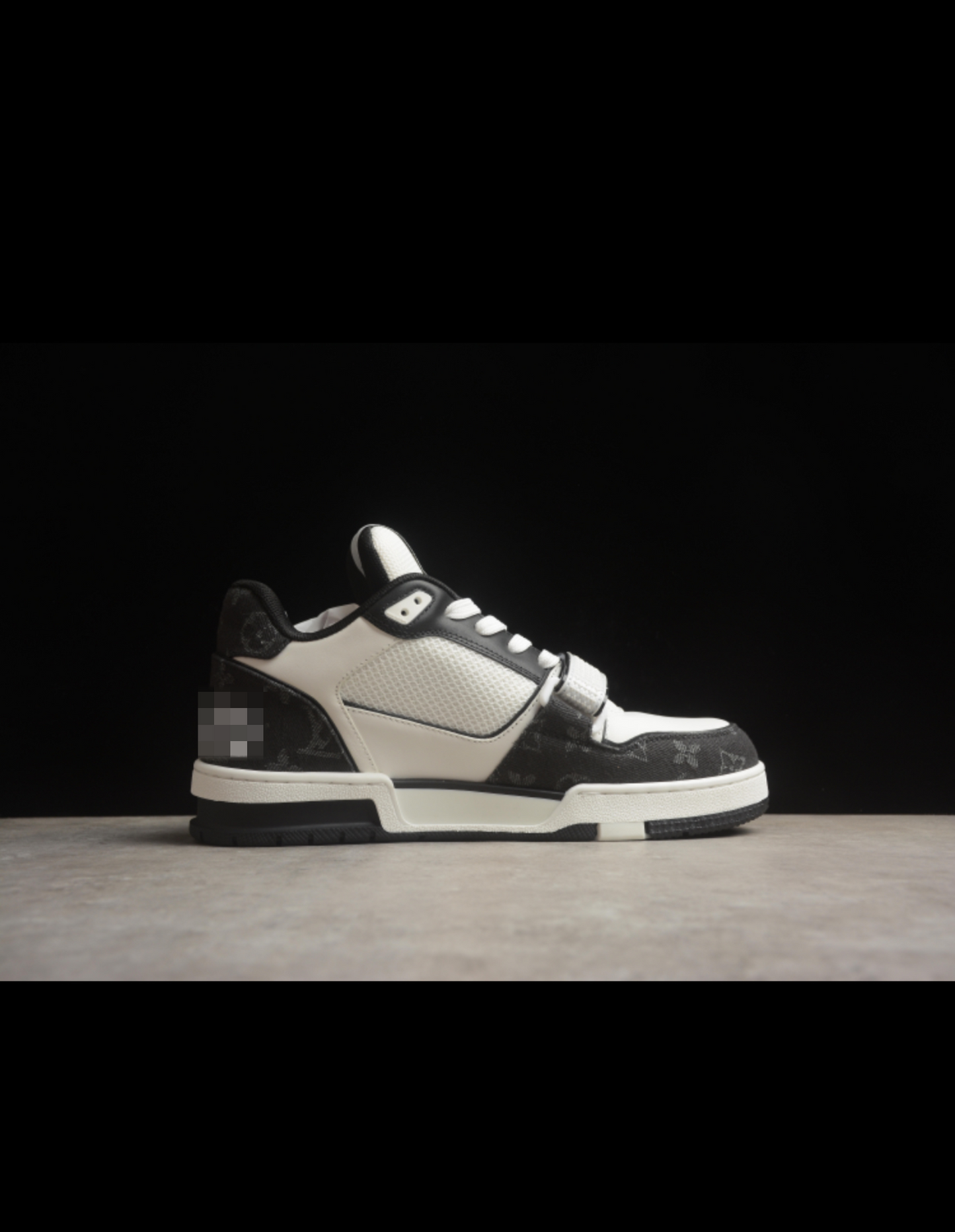Metro Trainer Low-Top Sneaker